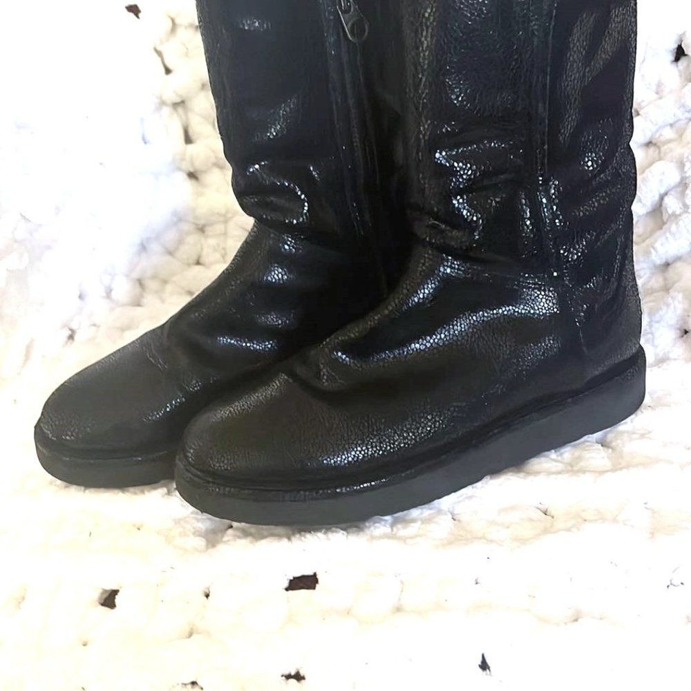 UGG Collection - Mid - Black Leather Snake Skin - EUC - Size 7